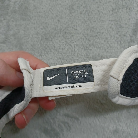 Nike Hat Womens OSFM White Adjustable Visor Daybreak Dri Fit Tennis Golf - Picture 3 of 5